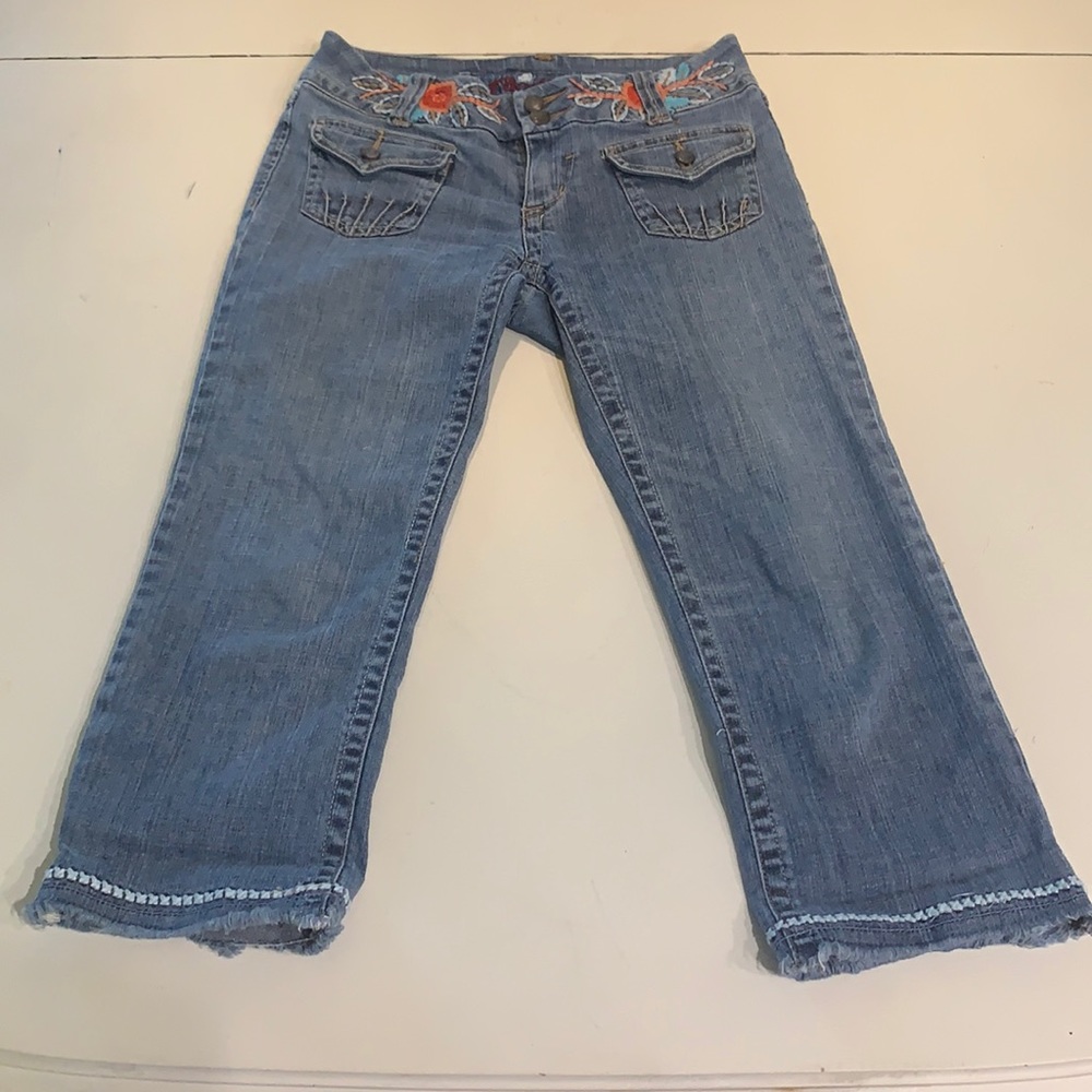 Candie’s Boho Embroidered Capri Jeans